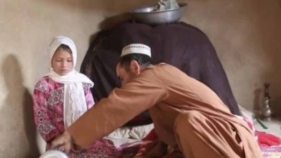 Família vende filha no Afeganistão