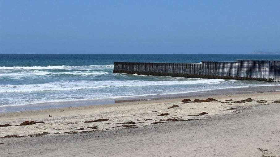 Fronteira EUA-México em Tijuana