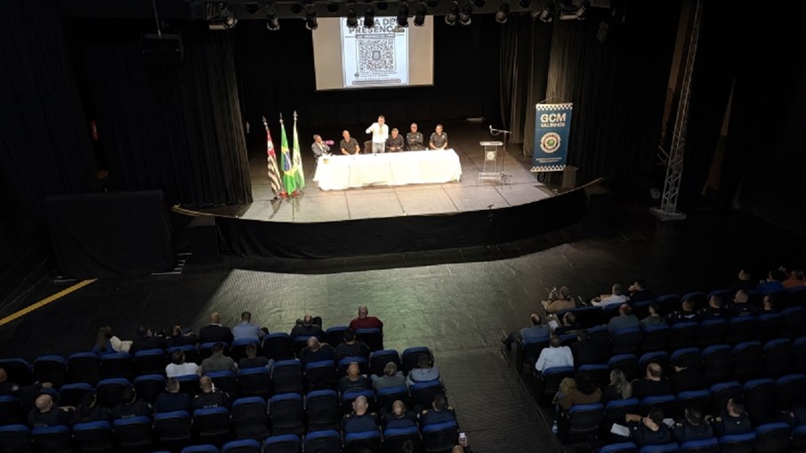 Eencontro foi realizado no Teatro Darci Rossi, anexo à Câmara Municipal Eencontro foi realizado no Teatro Darci Rossi, anexo à Câmara Municipal
