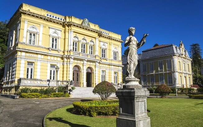 O Palácio Rio Negro foi erguido pelo Barão do Rio Negro, no final do século XIX