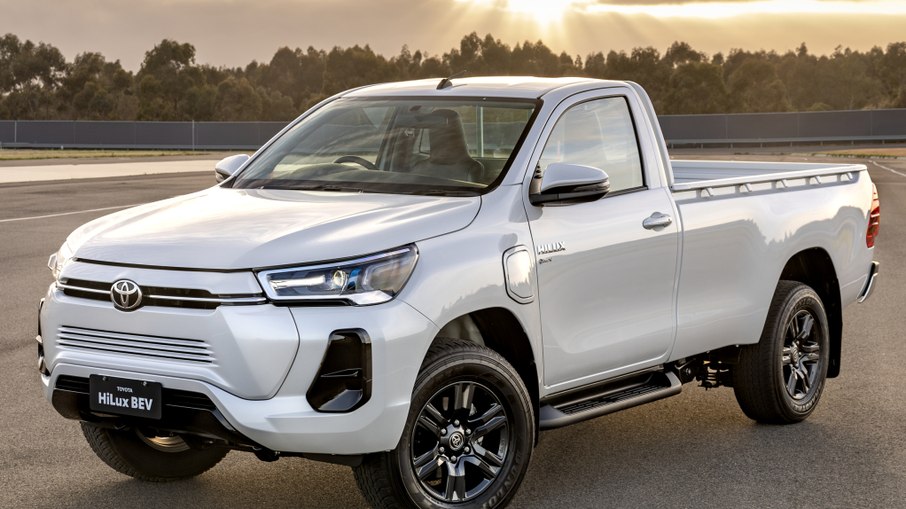 Conceito de Hilux 100% elétrica é baseado na versão mais simples da caminhonete