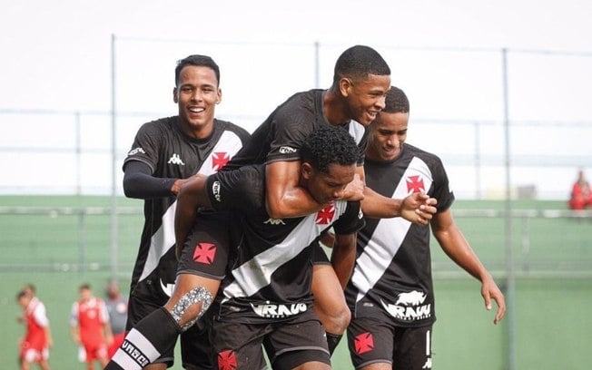 Vasco derrota Bangu e se garante nas semifinais do Carioca sub-20