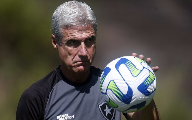 Saiba por que o Botafogo decidiu manter Luís Castro no comando da equipe