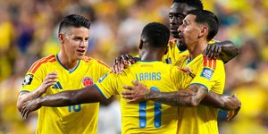 Colômbia e Suíça duelam nas oitavas de final da Copa; siga