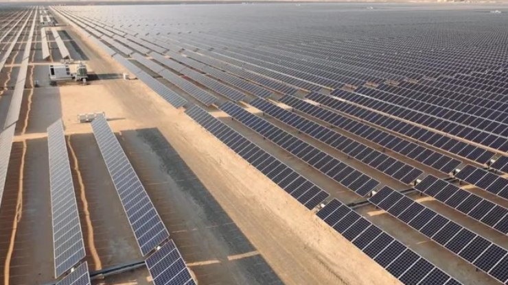 Placas solares podem provocar chuva no deserto