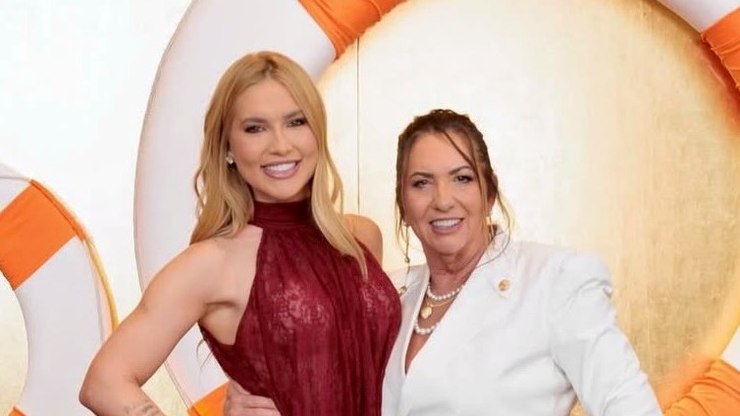 Mãe de Virginia muda de carreira e lucra alto com mentoria