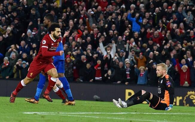Mo Salah fez dois e virou para o Liverpool sobre o Leicester