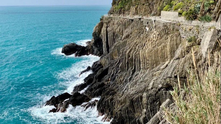 Via dell’Amore, na Itália, tem trechos ao lado do mar