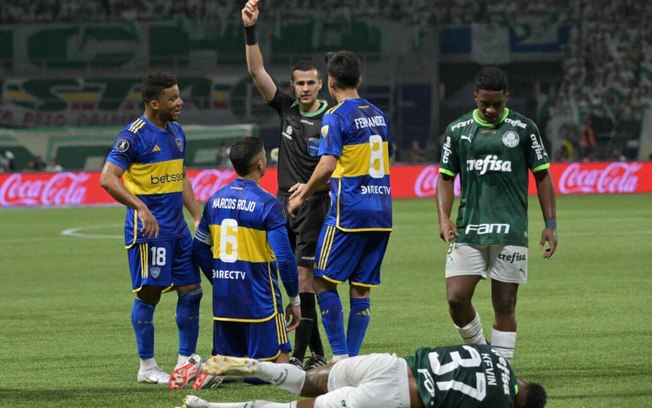 Lance onde Marcos Rojo fez falta em Kevin e levou o segundo amarelo Lance onde Marcos Rojo fez falta em Kevin e levou o segundo amarelo