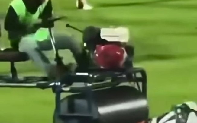 Andros Townsend foi atropelado por um rolo compressor enquanto fazia aquecimento