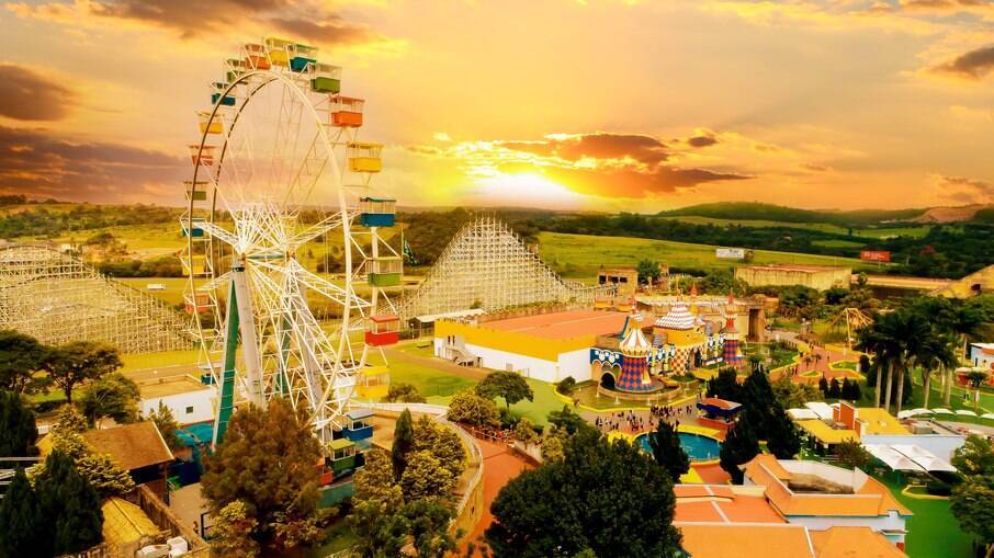 Beto Carrero World - os shows do parque - Felipe, o pequeno viajante