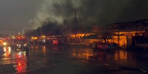 Incêndio atinge pavilhão de frutas na Ceagesp; não há vítimas