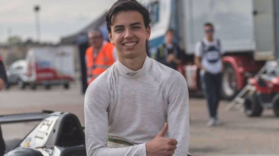 Antolín González, ex-promessa da Fórmula 1, alega ter agido em legítima defesa após briga familiar