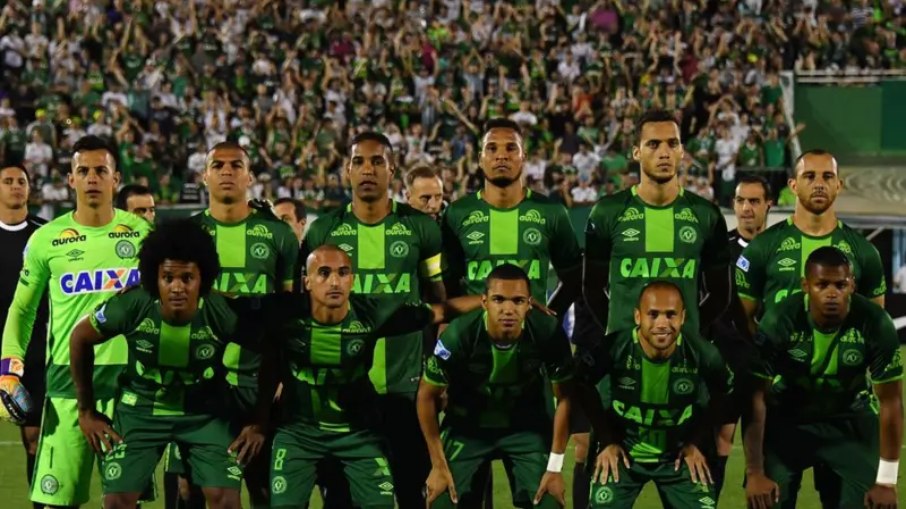 Chapecoense se envolveu em acidente aéreo que vitimou 71 pessoas.