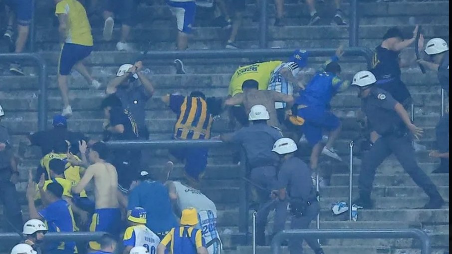 imprensa argentina detona policiais brasileiros após jogo do Corinthians imprensa argentina detona policiais brasileiros após jogo do Corinthians