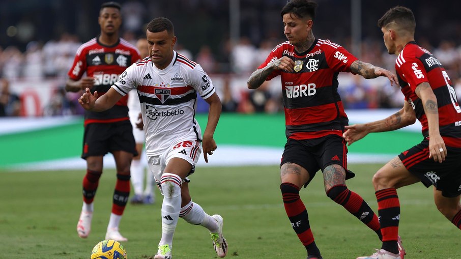 Flamengo e São Paulo se enfrentam nesta quarta-feira, no Maracanã