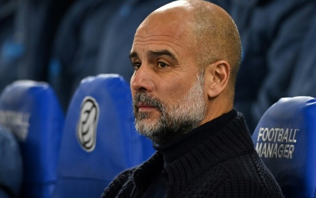 O técnico do Manchester City, Pep Guardiola, durante jogo contra o Brighton na Premier League