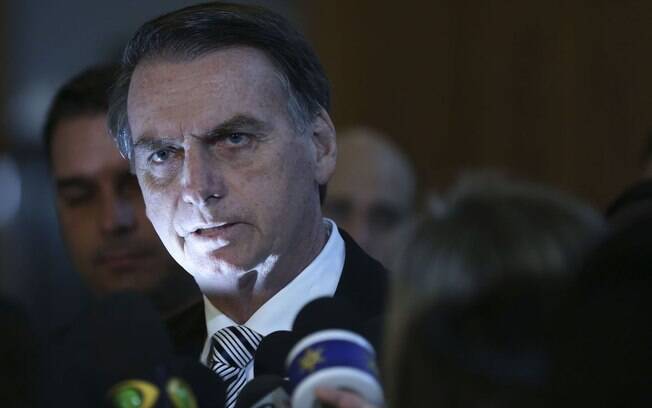 Parlamentares que apoiam o presidente Jair Bolsonaro fazem manobra para desfiliação do PSL sem perda de mandato.
