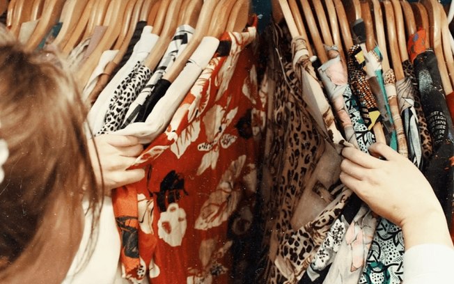 Consumo consciente impulsiona moda versátil no Brasil