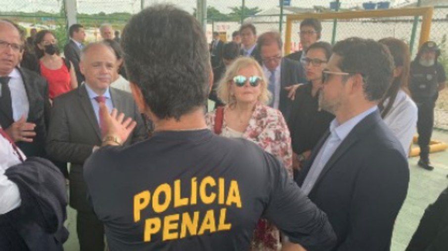 Ministra Rosa Weber visita Complexo do Curado e dialoga com autoridades de PE sobre sistema prisional
