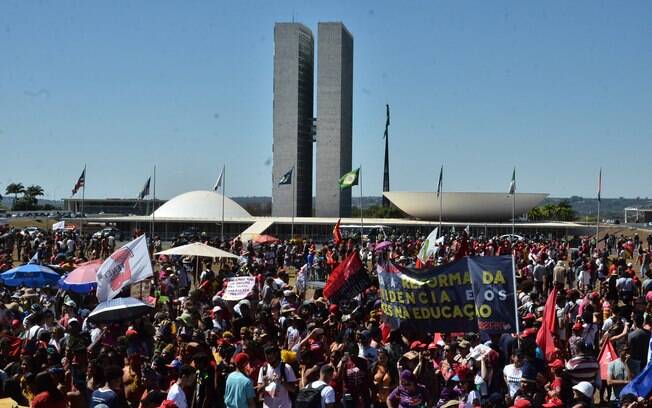 Em Brasília, concentração de manifestantes começou por volta das 9h
