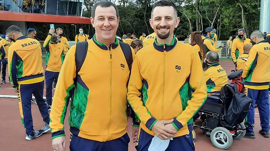 Os professores Gilson Daniel Del Santo e Andrews de Alencar Martins são dois dos representantes brasileiros nos Jogos Paralímpicos de Tóquio. Os professores Gilson Daniel Del Santo e Andrews de Alencar Martins são dois dos representantes brasileiros nos Jogos Paralímpicos de Tóquio.