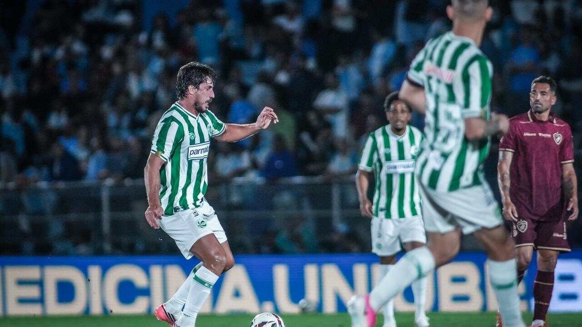Juventude empata com Londrina fora de casa e segue líder na Série B