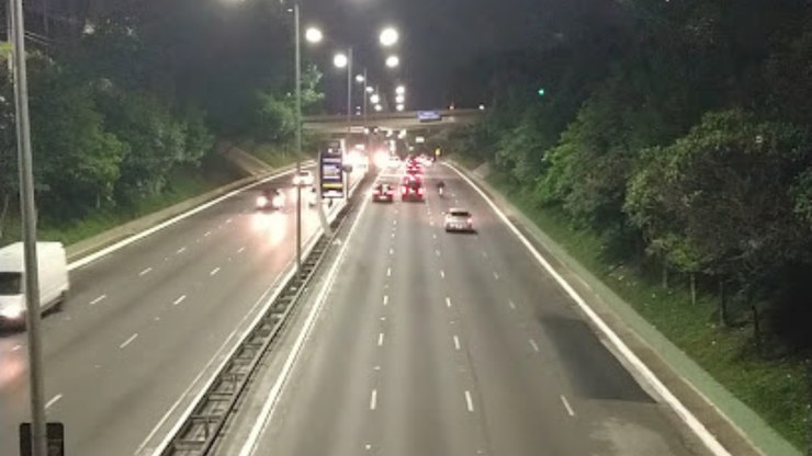 Motociclista despenca de viaduto em Moema e morre em SP