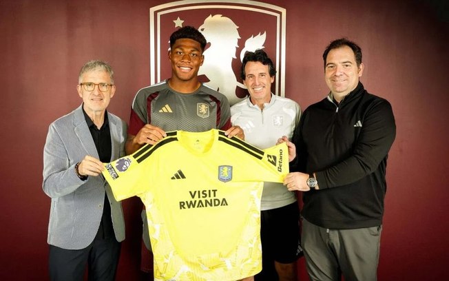 Suzuki é o novo reforço do Aston Villa, da Inglaterra Suzuki é o novo reforço do Aston Villa, da Inglaterra