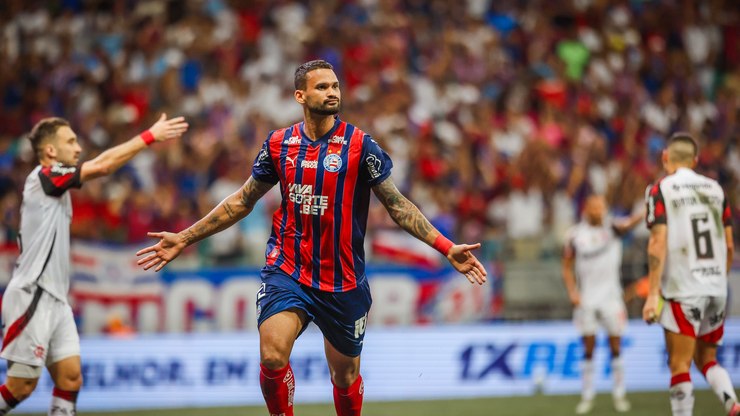 Bahia derrota Flamengo e barra vantagem na liderança