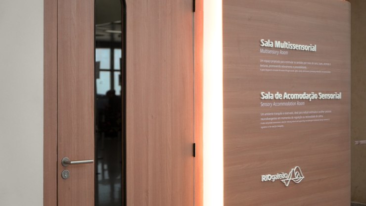 Aeroporto do Rio inaugura sala sensorial para passageiros com TEA
