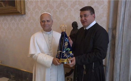 VÍDEO: Papa recebe Imagem de Nossa Senhora Aparecida