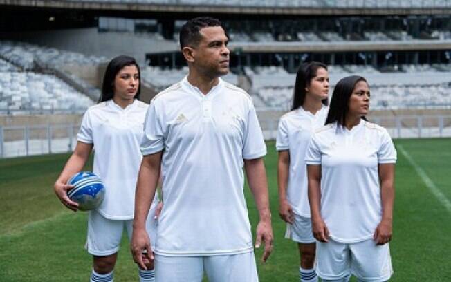 Cruzeiro terá nova coleção de camisas brancas a partir de maio