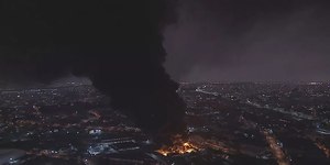 "Desamparada", diz brasileira afetada por incêndio em Heathrow