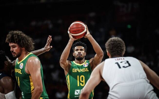 Com Leandrinho, Brasil encarou os Estados Unidos no Mundial de basquete