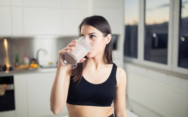 Uso de shake no lugar de grande refeição não é a melhor forma de perder peso, segundo a nutricionista Renata Roja Paixão