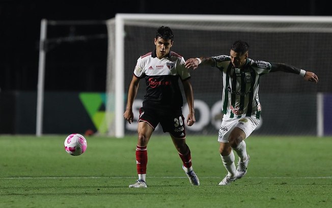 São Paulo e Coritiba é adiado pela CBF São Paulo e Coritiba é adiado pela CBF