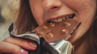 Saiba como incluir o chocolate na rotina sem furar a dieta