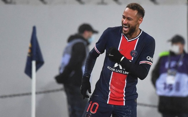 Neymar segue como protagonista do PSG por conta de um mercado sem grandes contratações