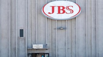 JBS%20%C3%A9%20autuada%20por%20trabalho%20an%C3%A1logo%20%C3%A0%20escravid%C3%A3o