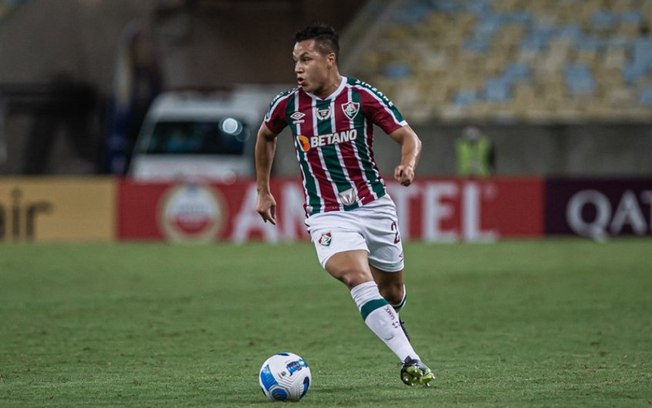 Marlon, do Fluminense, recebe sondagem de clube turco e deseja rescisão de contrato
