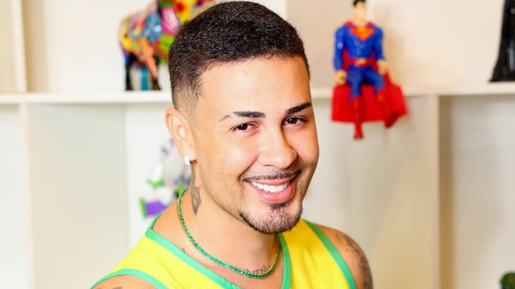 Carlinhos%20Maia%20nega%20ter%20%22virado%20h%C3%A9tero%22%20ap%C3%B3s%20separa%C3%A7%C3%A3o%20de%20Lucas