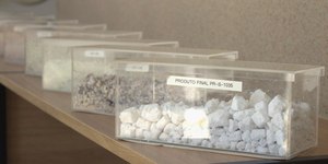 Goiás tem primeira fábrica do Brasil que processa terras raras