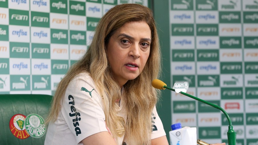 Leila Pereira falou com a imprensa na zona mista do Allianz Parque