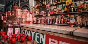 Suspeitas de intoxicação por metanol avançam pelo interior de SP