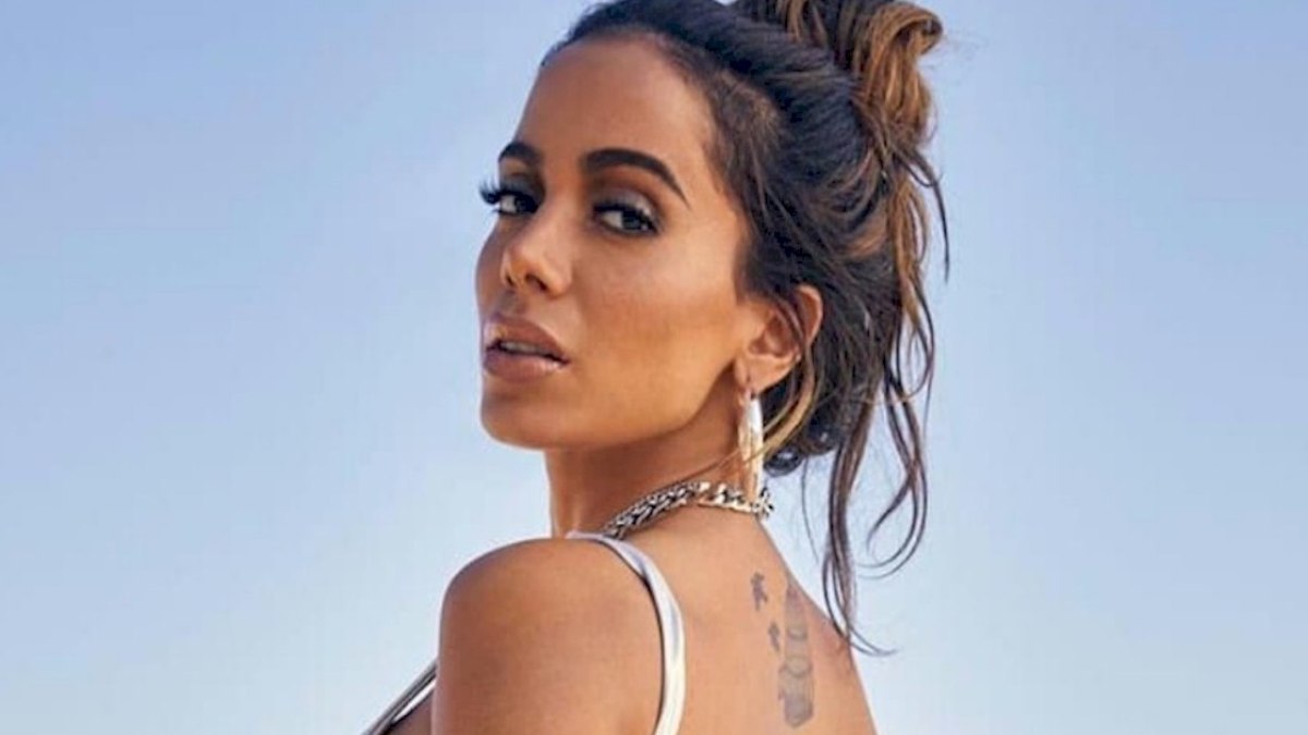 Anitta anuncia que novo álbum que será 'bem brasileiro' 