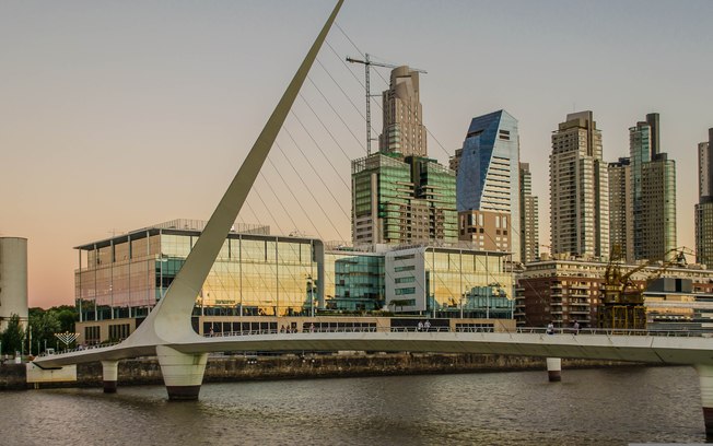 eComex leva gestão de comex em nuvem e IA à Argentina