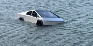 Motorista afunda Tesla Cybertruck ao testar modo aquático em lago