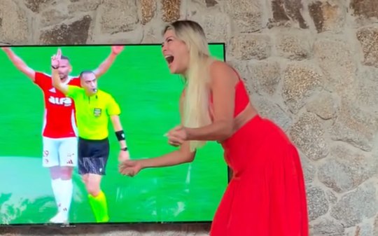 Emocionada!  Renata Fan reage ao ver Inter escapar do rebaixamento