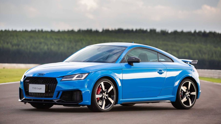 Audi TT RS conta com 400 cv de potência e tração integral, mas só transporta até quatro pessoas